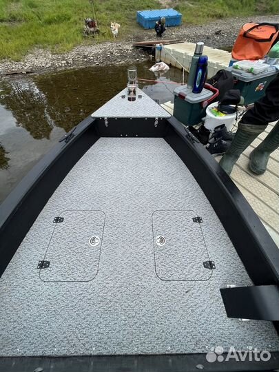 Водометная лодка