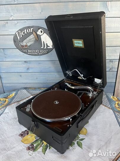 Патефон Electrola 106