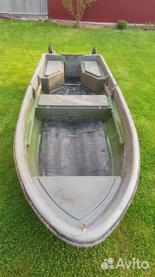 Продаю моторную лодку