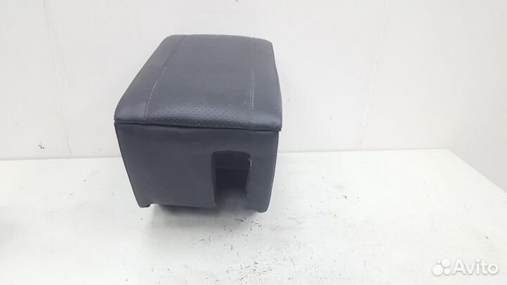 Консоль между сидениями тоннель подлокотник