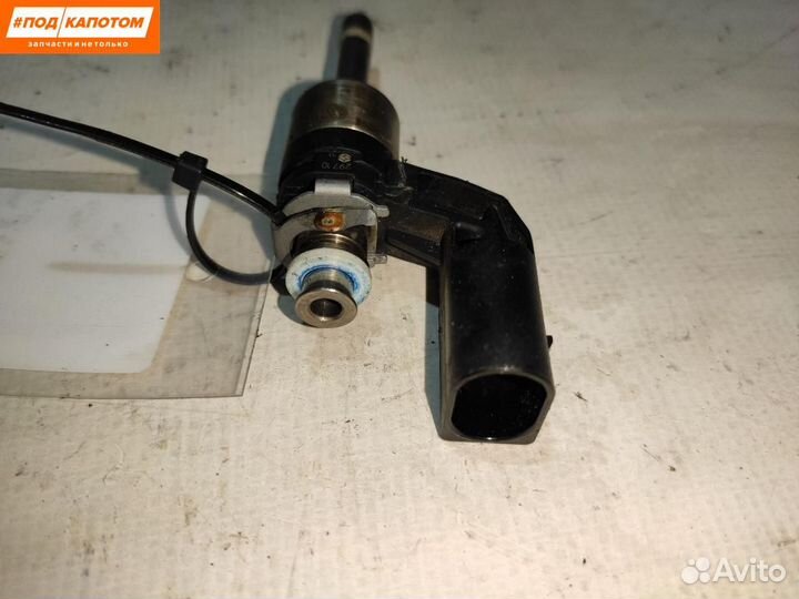 Форсунка топливная Volkswagen Golf 6 2011