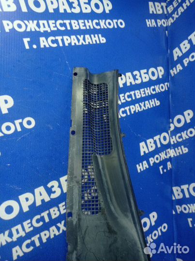 Жабо Toyota Crown седан 1993