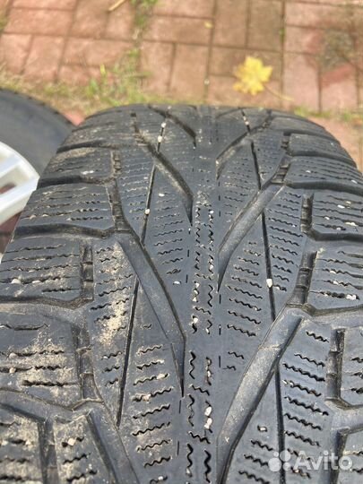 Nokian Tyres Hakkapeliitta R2 215/70 R16