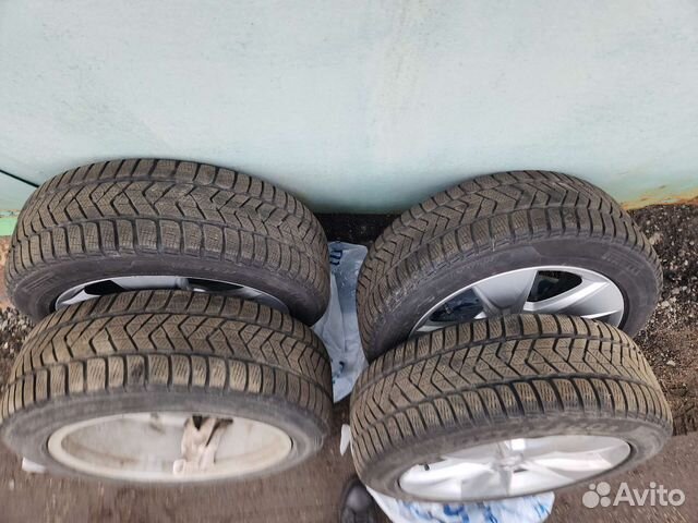 Pirelli Winter Sottozero 3 215/55 R18 95H