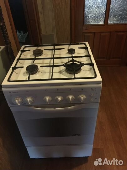 Продаю газовую плиту