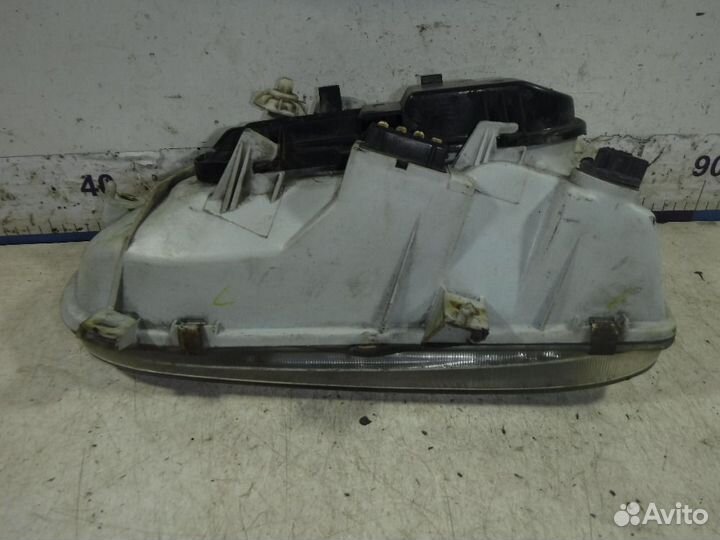 Фара правая VW Golf III