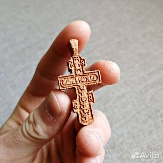 Резной нательный крестик