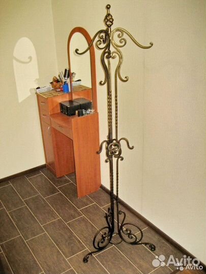 Вешалка настенная кованая