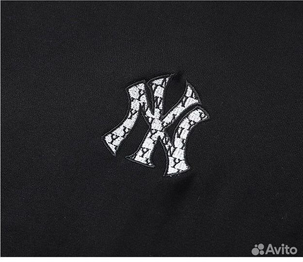 Чёрный свитшот New York Yankees