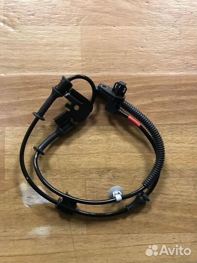 Датчик ABS передний правый Hyundai Solaris 2010 17