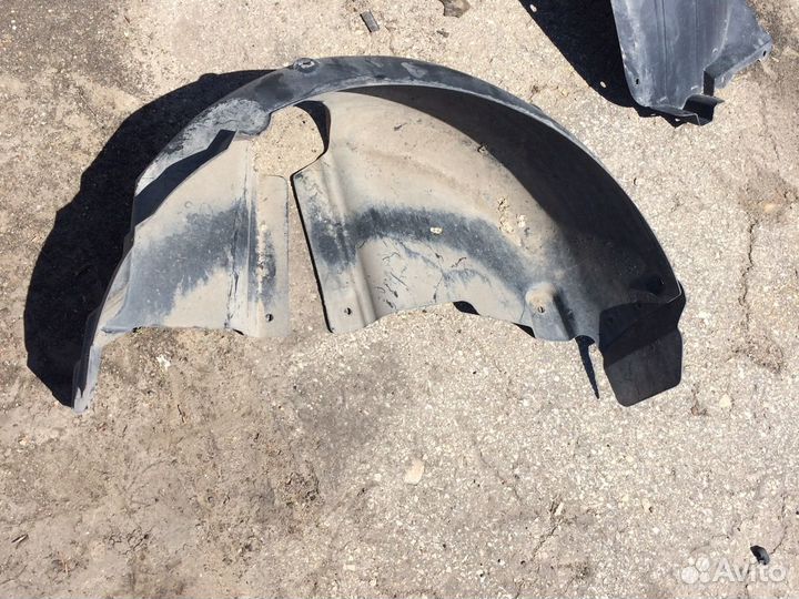 Подкрылок задний правый skoda rapid