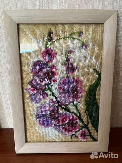 Картина из бисера орхидея