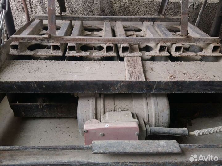 Станок для изготовления блоков