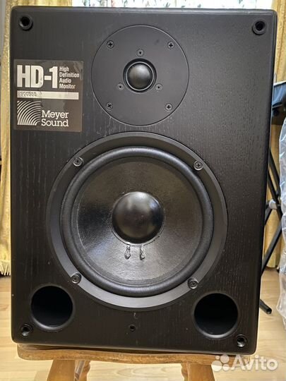 Мониторы ближнего и среднего поля Meyer Sound HD-1