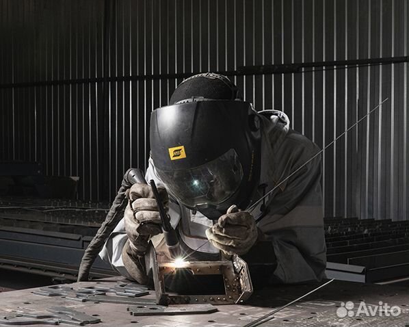 Сварщик на производство лодок и катамаранов