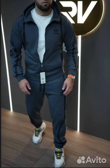 Спортивный костюм