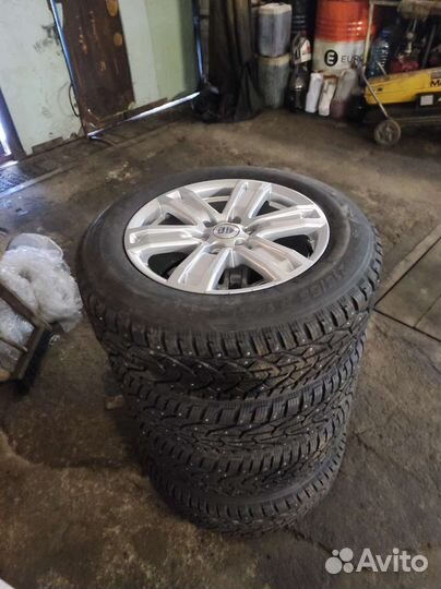 Kormoran T 215/65 R17 103