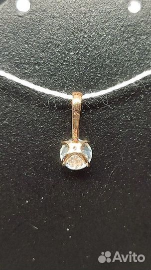 Золотая подвеска с фианитом