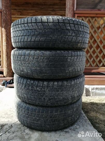 Bridgestone Blizzak DM-V1 235/65 R18