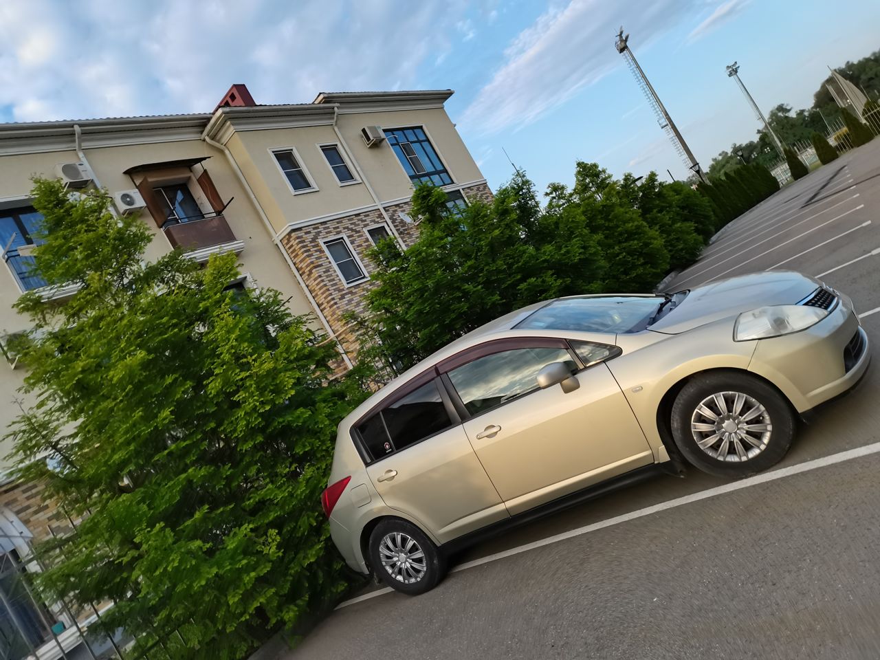 Nissan Tiida: фото владельца