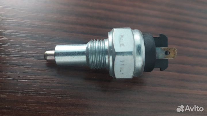 Датчик включения заднего хода