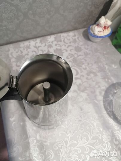 Кофеварка и заварочный чайник