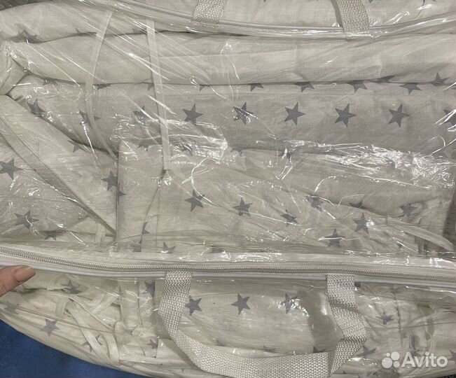 Комплект в кроватку новый