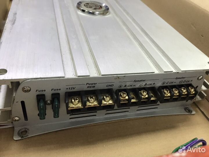 Продам 4-х канальный усилитель