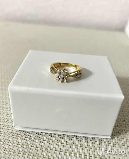 Золотое кольцо с бриллиантами