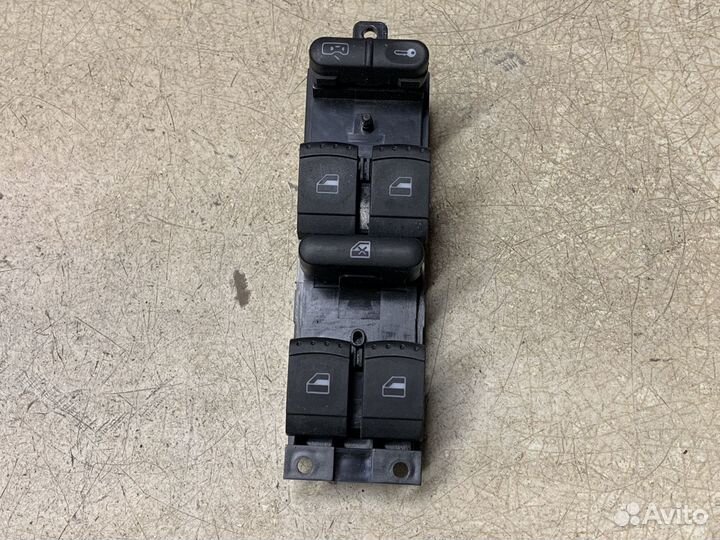 Блок управления стеклоподъемниками VW Passat B5