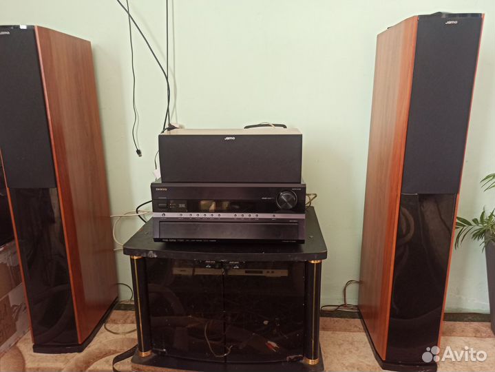 Акустические колонки Jamo