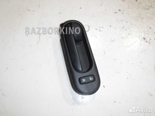 Ручка двери передней внутренняя левая