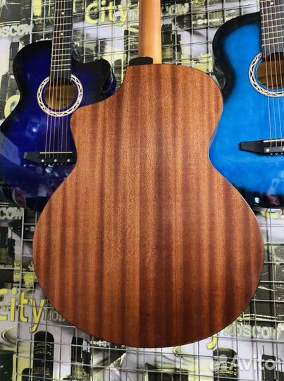 Акустическая гитара