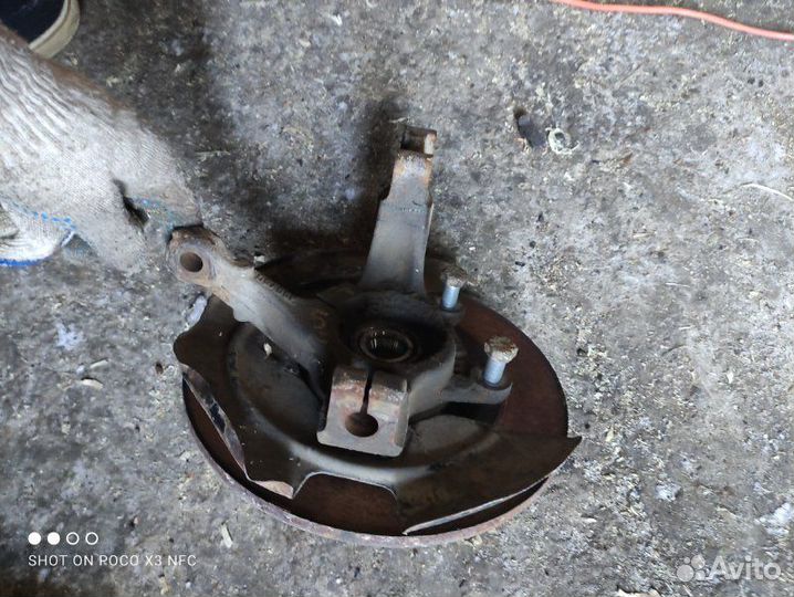 Кулак поворотный передний левый Renault Logan