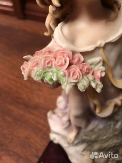 Статуэтка Армани (Giuseppe Armani Capodimonte)