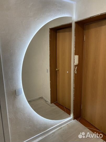 Зеркало полукруглое с подсветкой