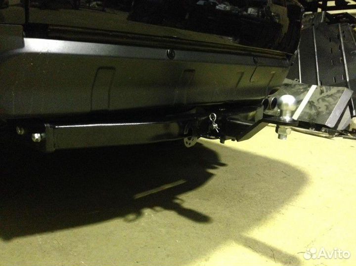 Фаркоп Mitsubishi Outlander XL с 2007 по 2012 г.в