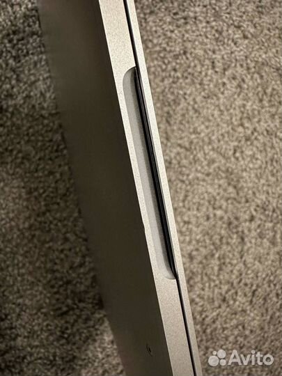Apple macbook pro 2017 8/128 GB