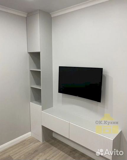 Зеркальный шкаф