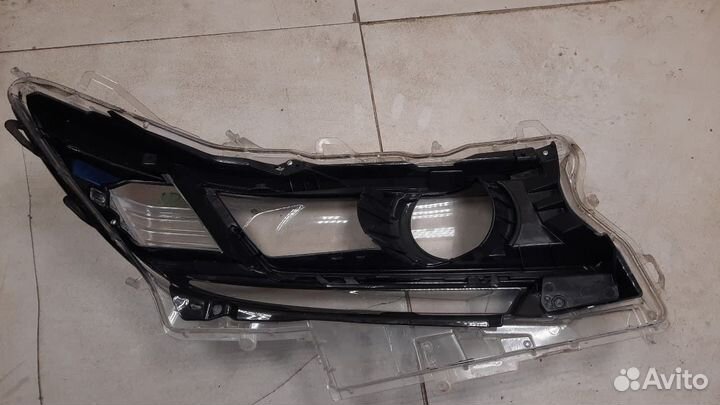 Стекло Фары передней левой