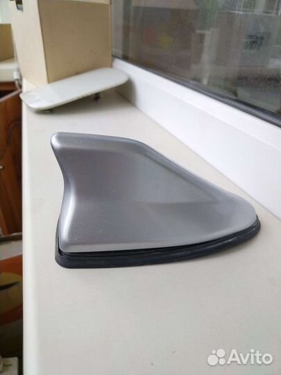 Антена плавник серебристый