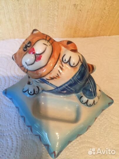 Фигурки кошек