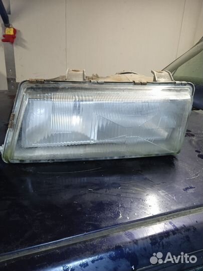 Корпус правой фары Сааб 9000