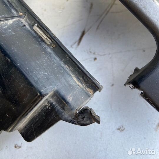 Решетка радиатора передняя Land Rover Freelander 2