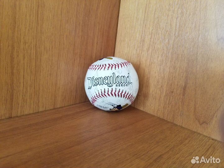 Бейсбольный мяч Диснейленд