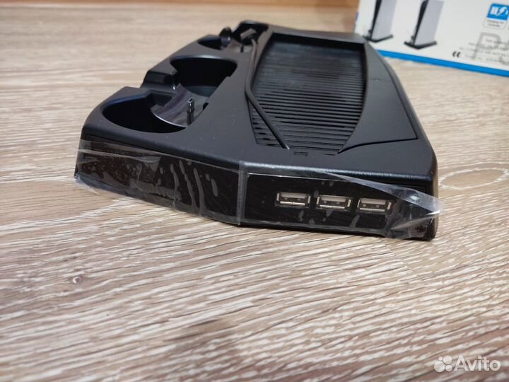 Вертикальная подставка/зарядка PS5