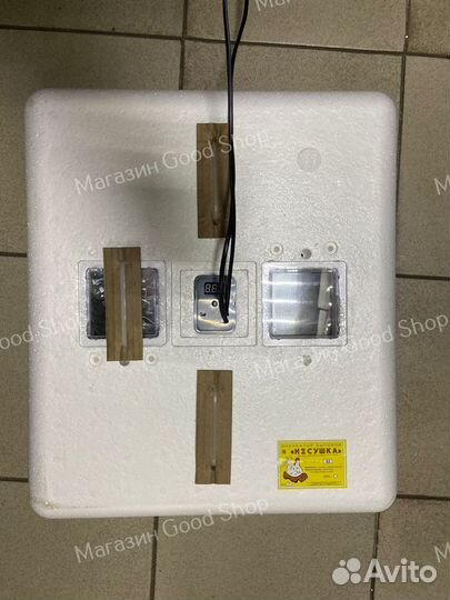 Инкубатор новый на 63 яица