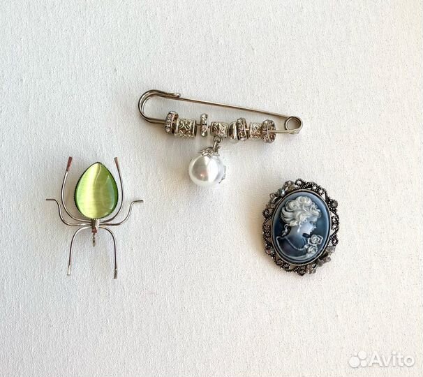 Брошь паук / лилия / листья / кошка / бабочка