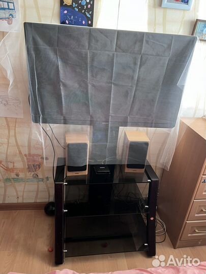 Стеклянная тумба под тв