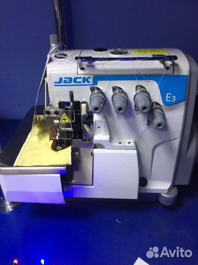 Четырех ниточный оверлок